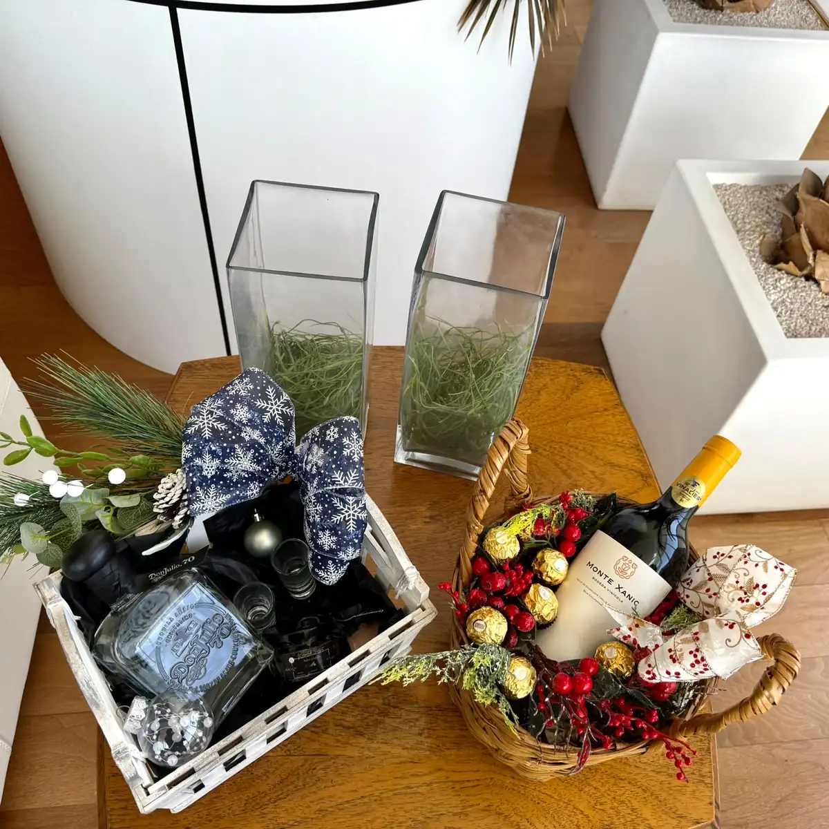 Canasta Vino & Chocolates, regalo corporativo de Signa Gift House